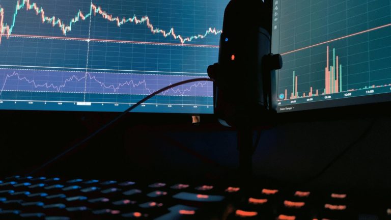 Bitcoin at $64,000 as Kospi’s record 17% surge leaves crypto untouched Bitcoin at $64,000 as Kospi's record 17% surge leaves crypto untouched