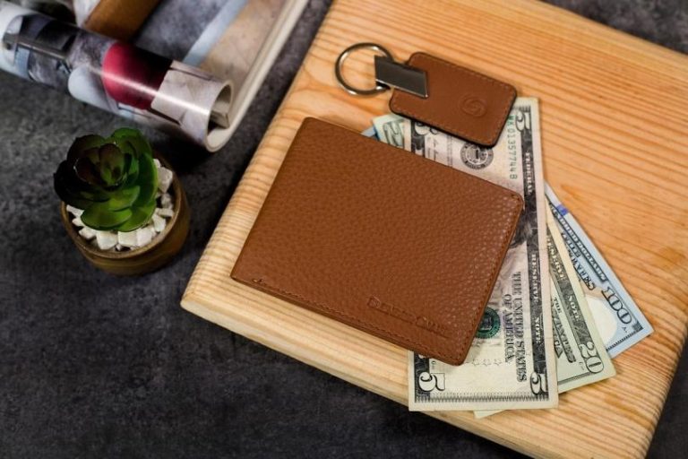 ZachXBT calls hardware wallets complete garbage; BTC steady near $65,000